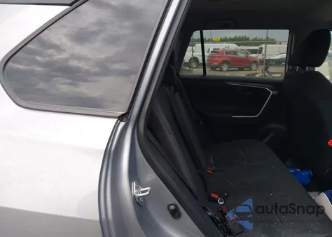 2021 Toyota Rav4 Le z USA, uszkodzony, nr VIN 2T3F1RFV7MC242074